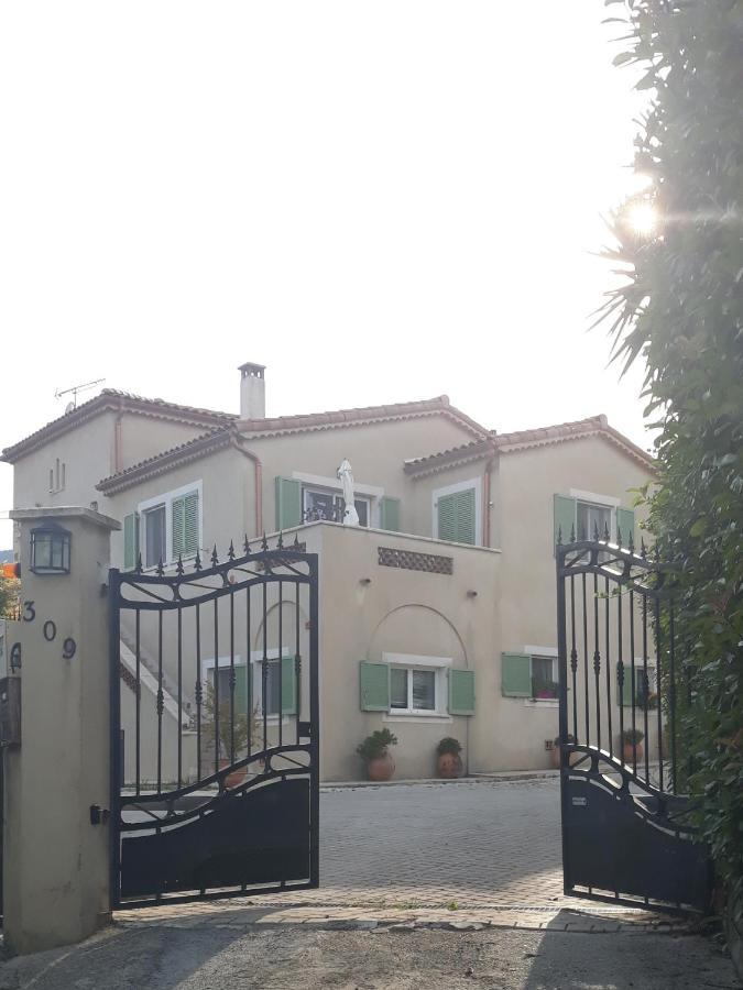 Coin Azur Des Amoureux Carros Exterior foto
